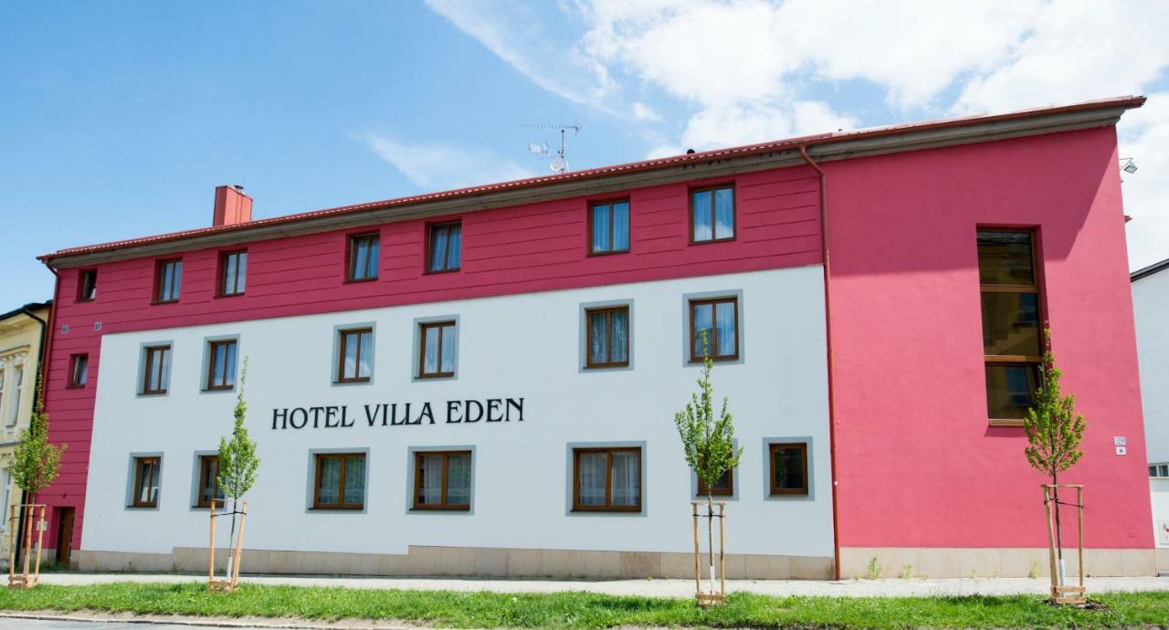 Hotel Villa Eden Jihlava Esterno foto