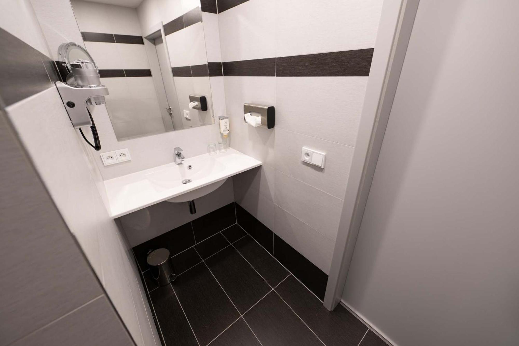 Hotel Villa Eden Jihlava Esterno foto
