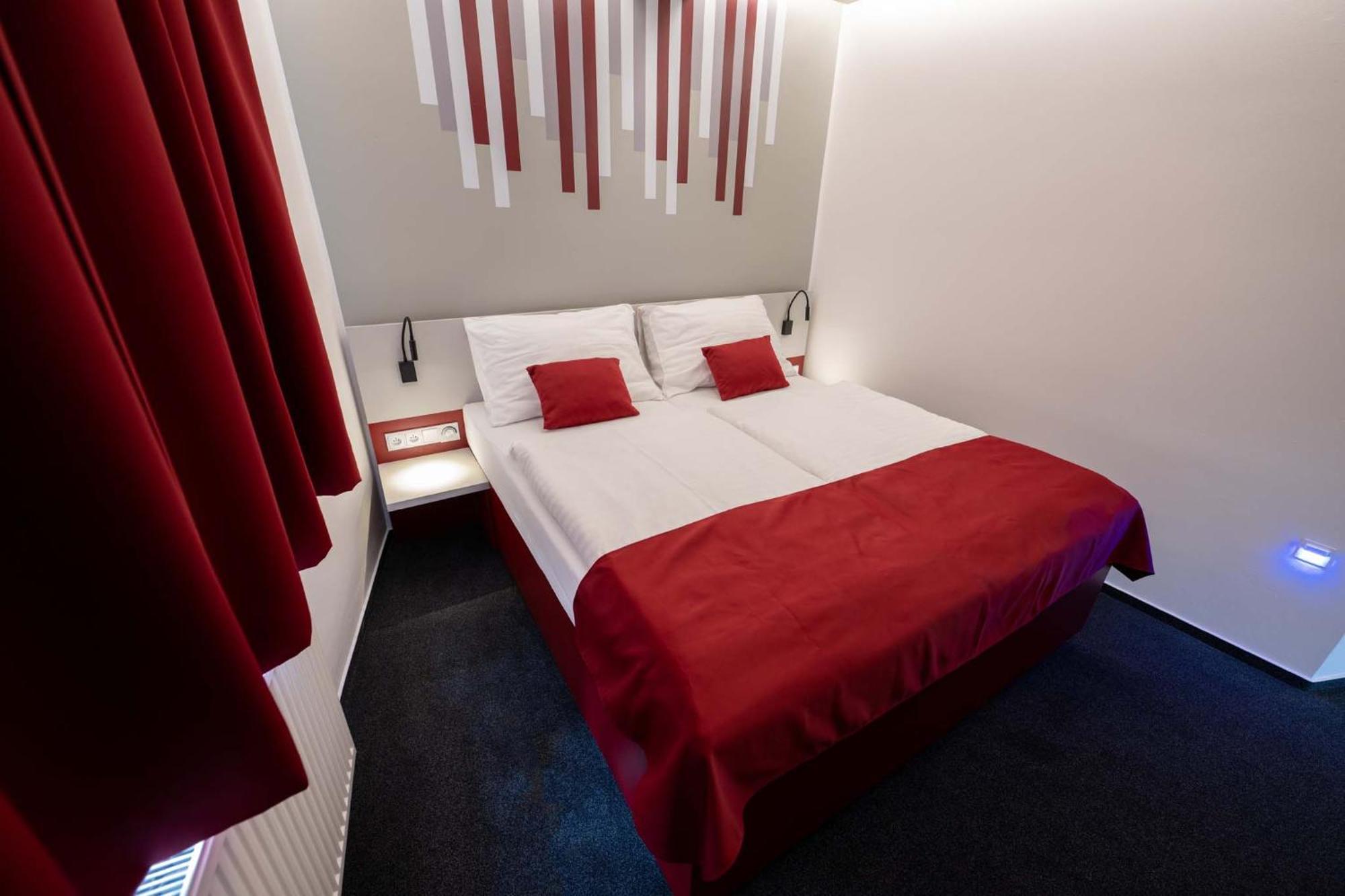 Hotel Villa Eden Jihlava Esterno foto